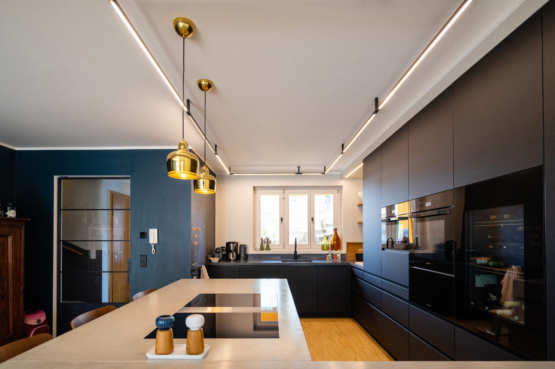 Raumspot-Potsdam_Referenz-Kitchen-Black-is-beautiful_Licht_1